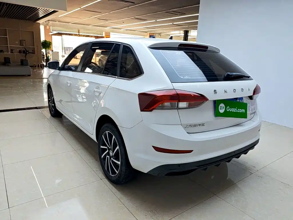 Skoda Rapid Spaceback — миниатюра 5