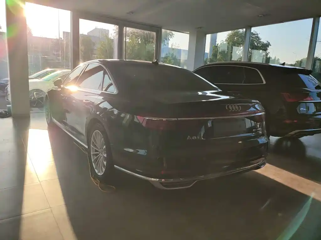 Audi A8 — миниатюра 5