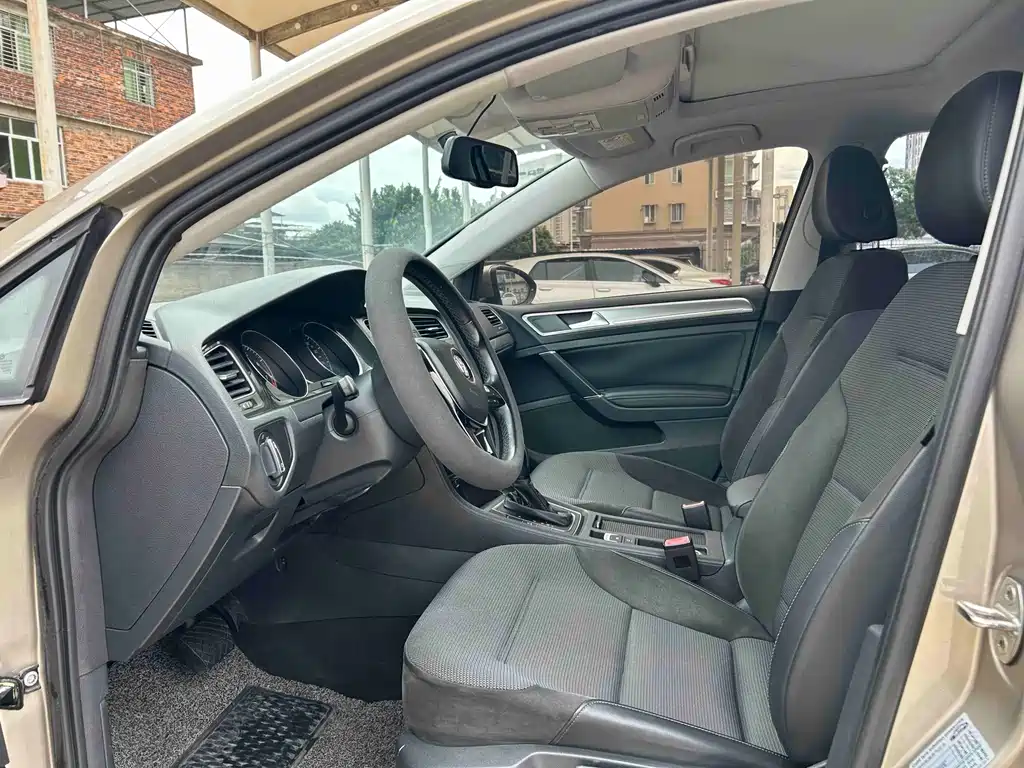 Volkswagen Golf — миниатюра 4