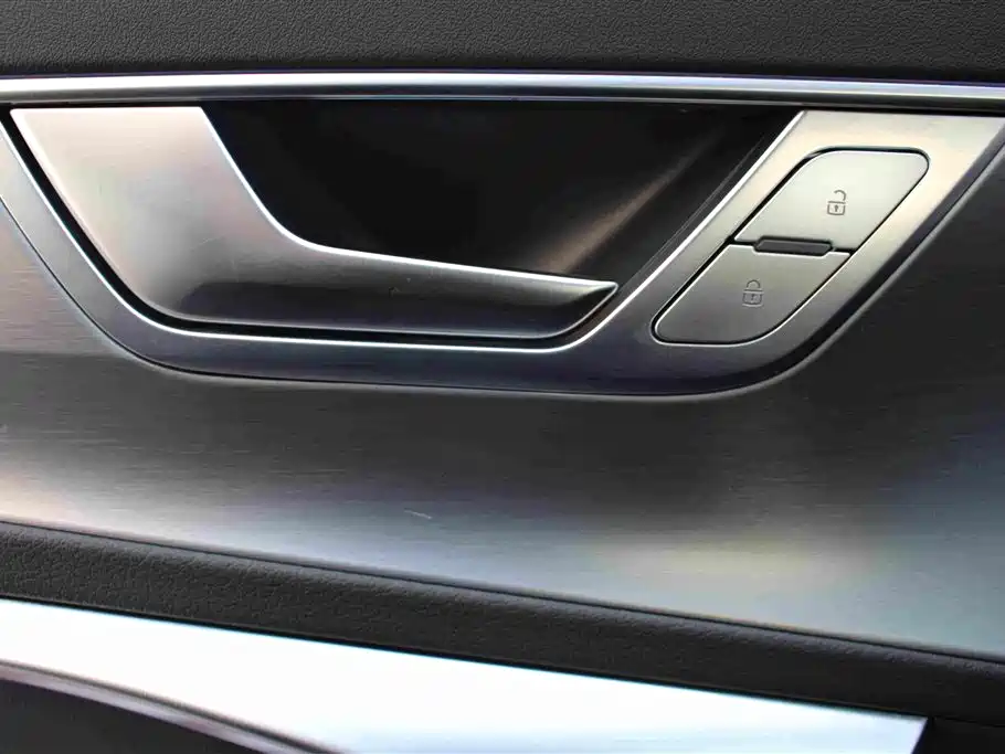 Audi A7L — миниатюра 10