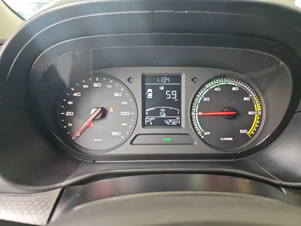 Roewe Clever — миниатюра 12