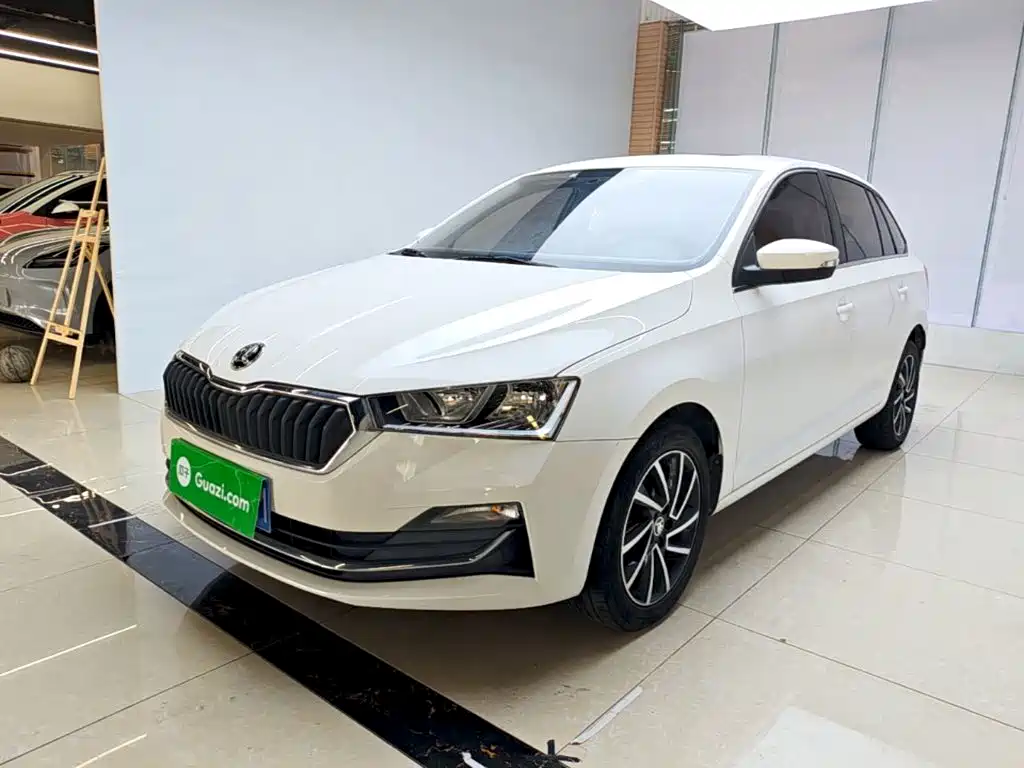 Skoda Rapid Spaceback — миниатюра 2