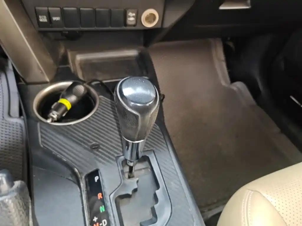 Toyota RAV4 — миниатюра 14