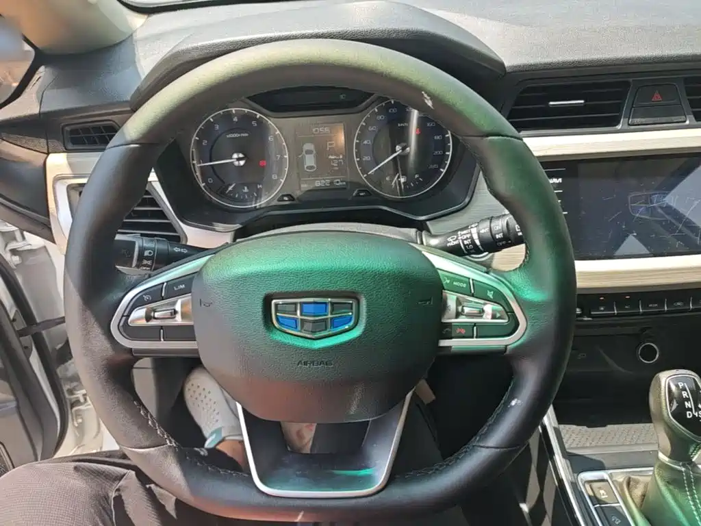 Geely Vision X3 — миниатюра 11