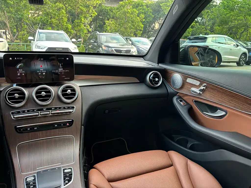 Mercedes-Benz GLC — миниатюра 16