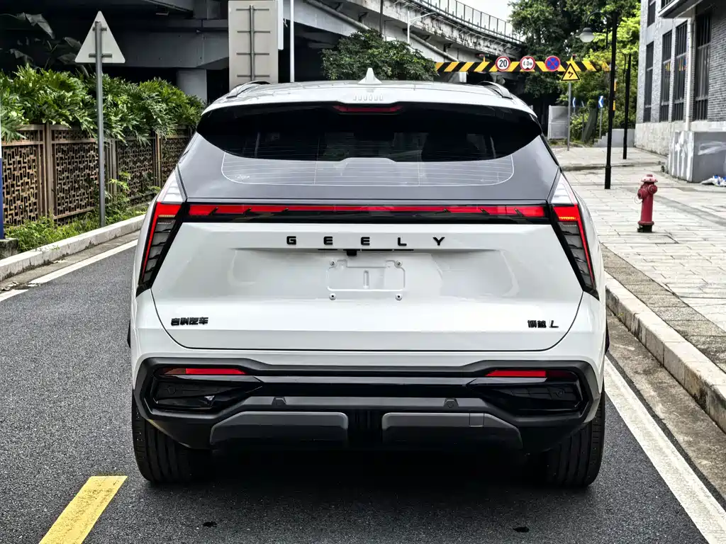 Geely Boyue L — миниатюра 11