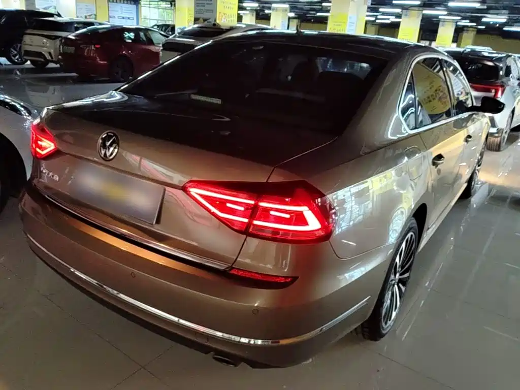 Volkswagen Passat — миниатюра 7