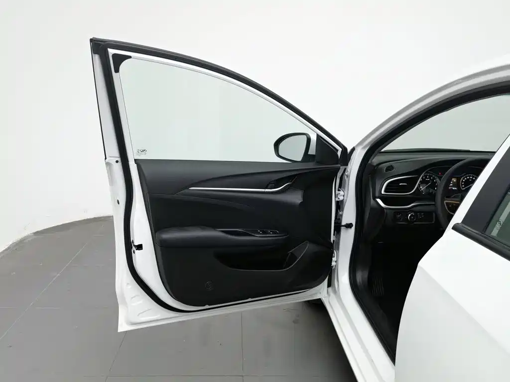 Buick Excelle — миниатюра 8
