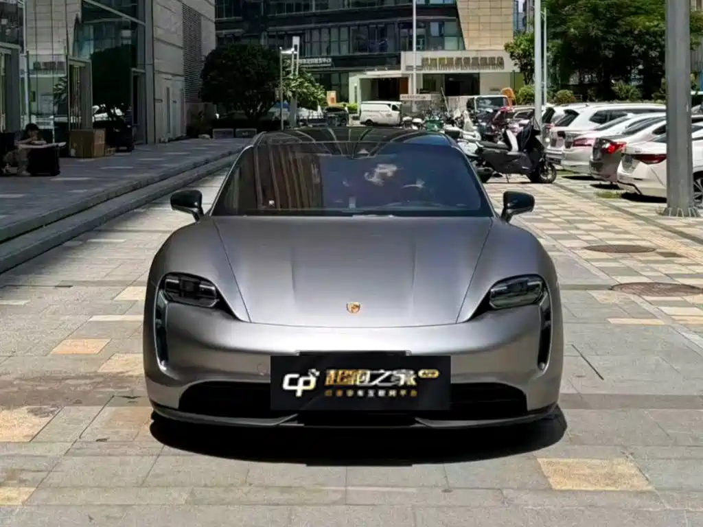 Porsche Taycan — миниатюра 3