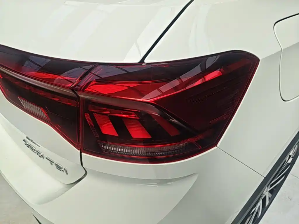 Volkswagen T-Roc — миниатюра 8