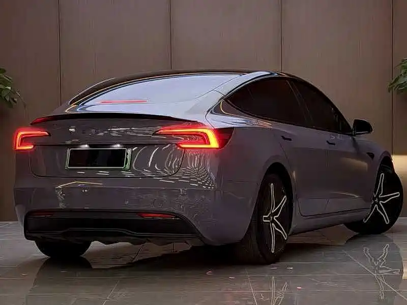Tesla Model 3 — миниатюра 6