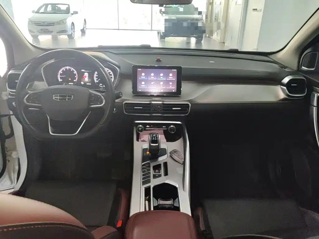 Geely Binyue — миниатюра 16