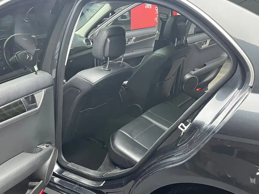 Mercedes-Benz C-Class — миниатюра 17
