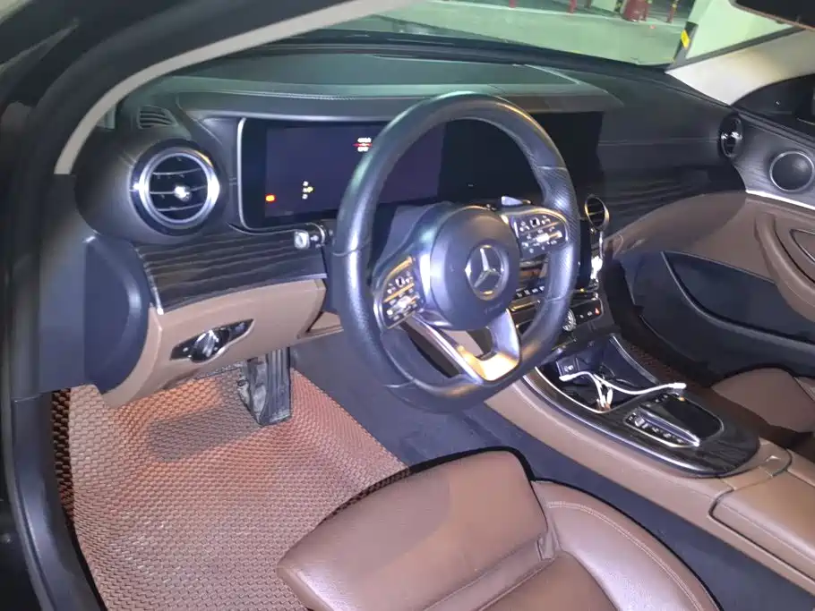 Mercedes-Benz E-Class — миниатюра 12