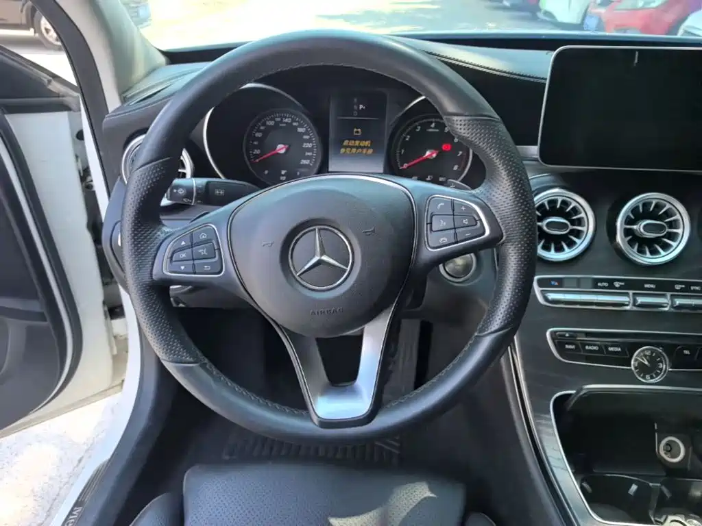 Mercedes-Benz C-Class — миниатюра 11