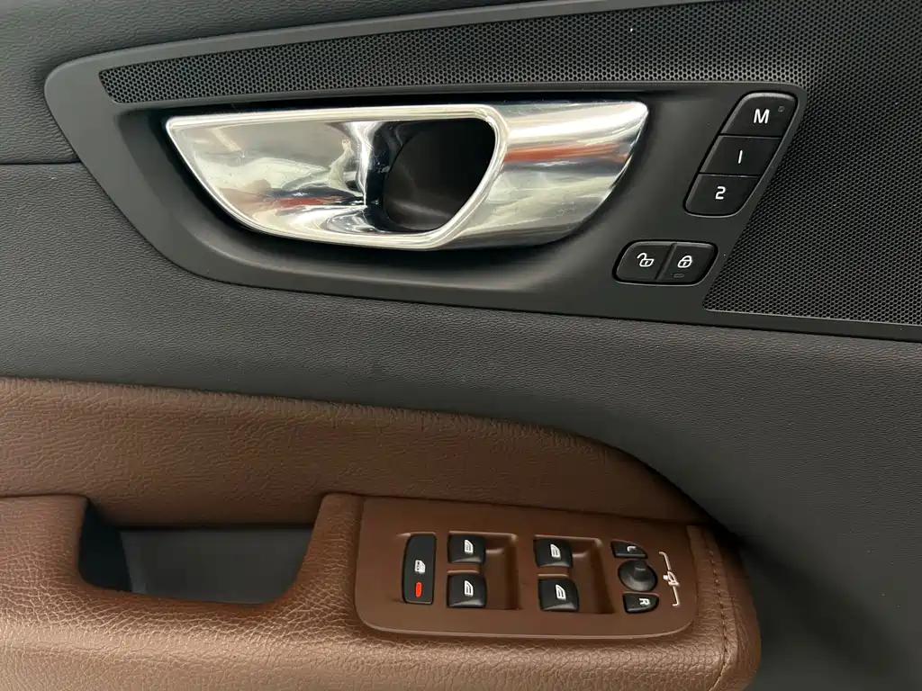 Volvo XC60 — миниатюра 22
