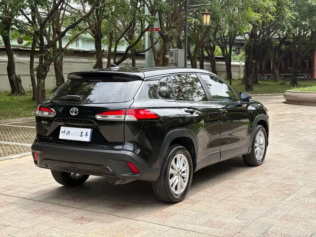 Toyota Corolla Cross — миниатюра 10