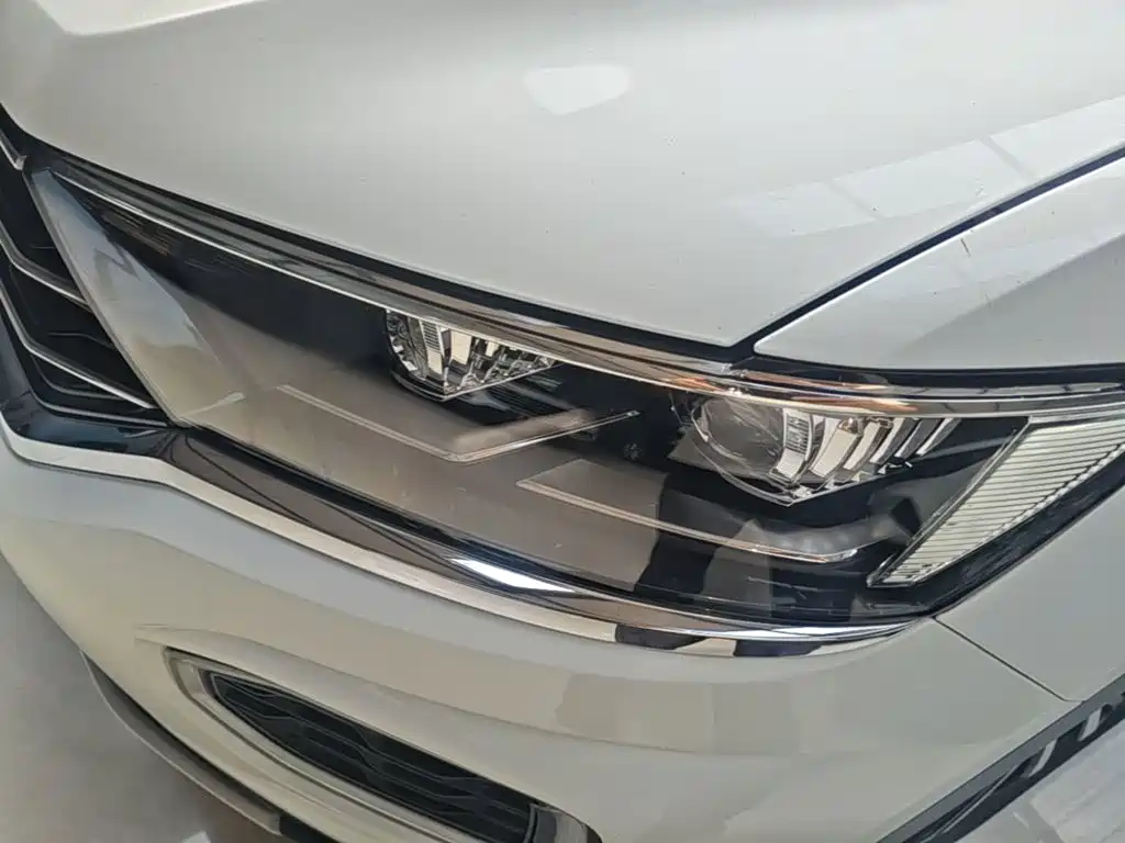 Volkswagen T-Roc — миниатюра 24