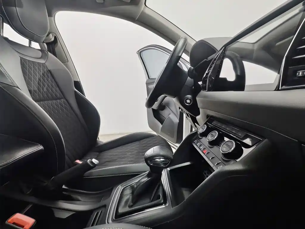Skoda Karoq — миниатюра 15