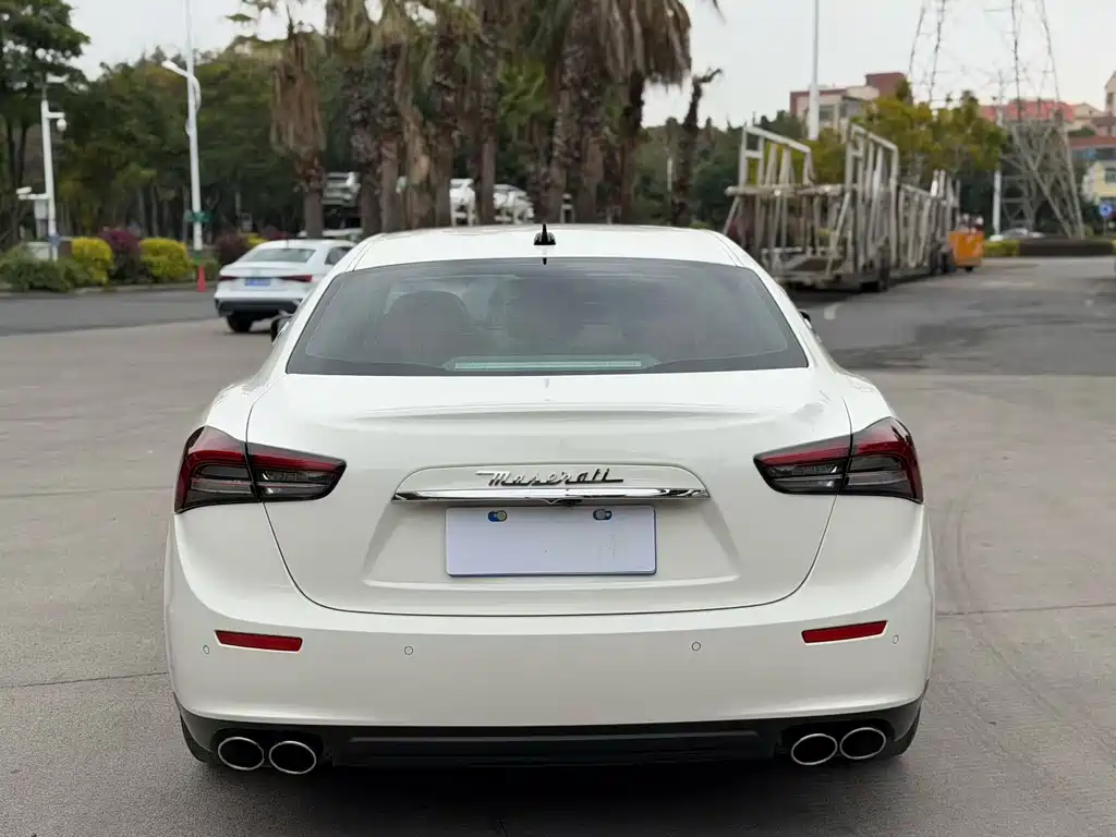 Maserati Ghibli — миниатюра 8