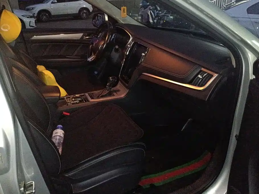 Roewe RX5 — миниатюра 8