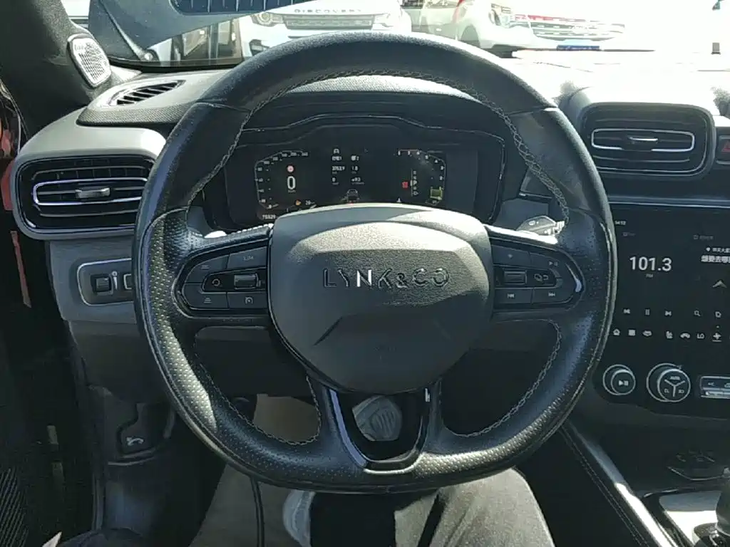 Lynk & Co 03 — миниатюра 11
