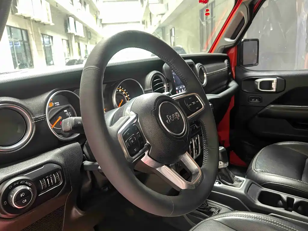 Jeep Wrangler — миниатюра 12