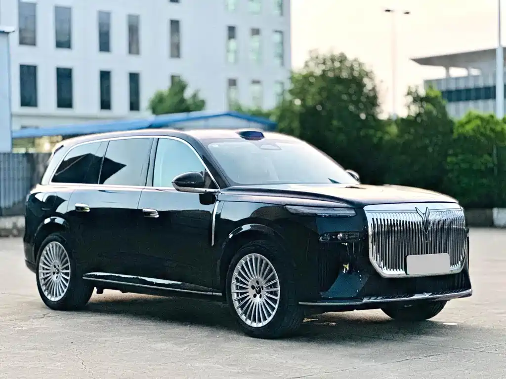 VOYAH Taishan — миниатюра 3