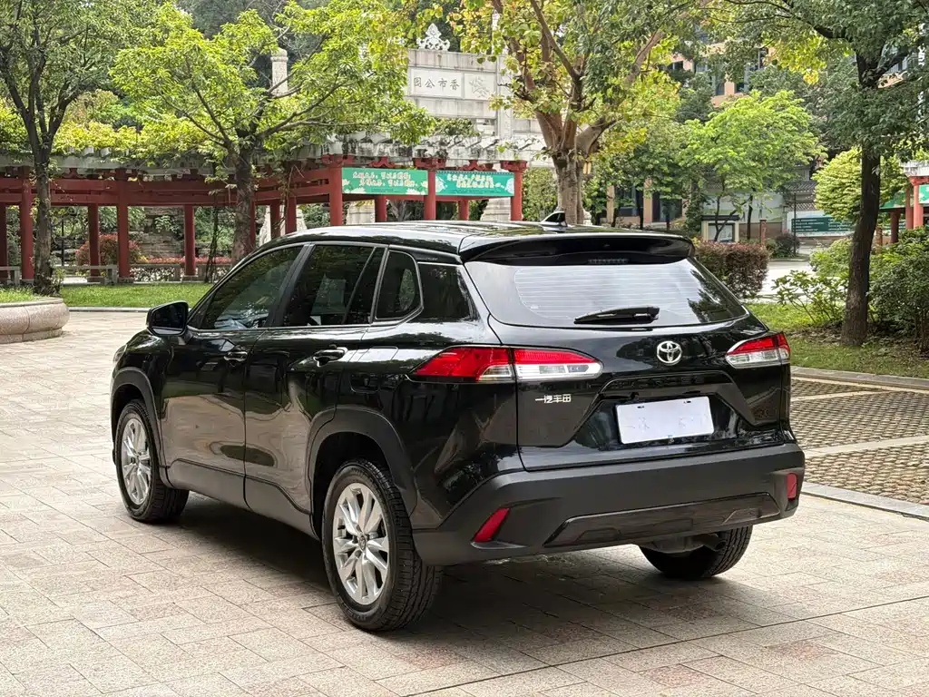 Toyota Corolla Cross — миниатюра 16