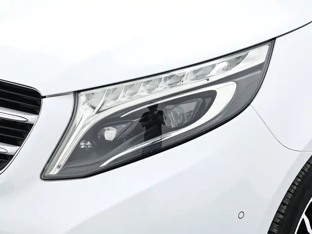 Mercedes-Benz V-Class — миниатюра 18