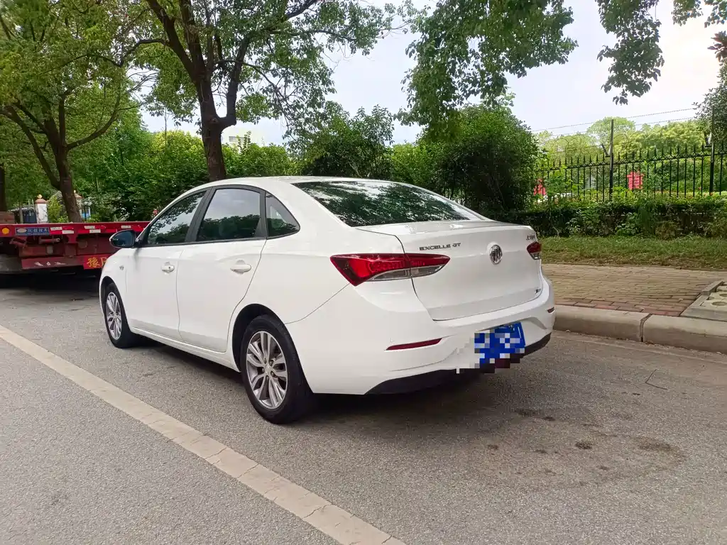 Buick Excelle — миниатюра 8