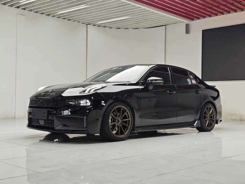 Купить Lynk & Co 03