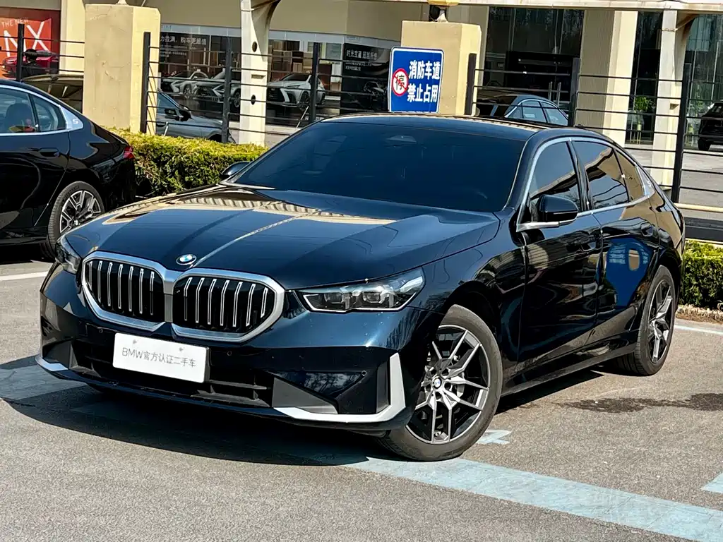 BMW 5 Series 2025