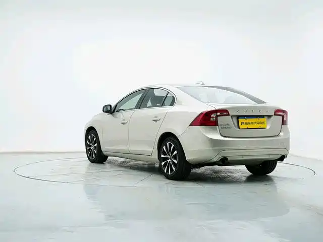 Volvo S60 — миниатюра 7