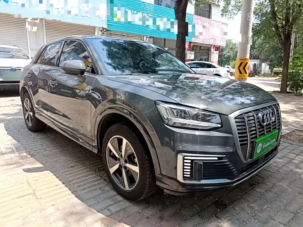 Audi Q2L e-tron — миниатюра 4