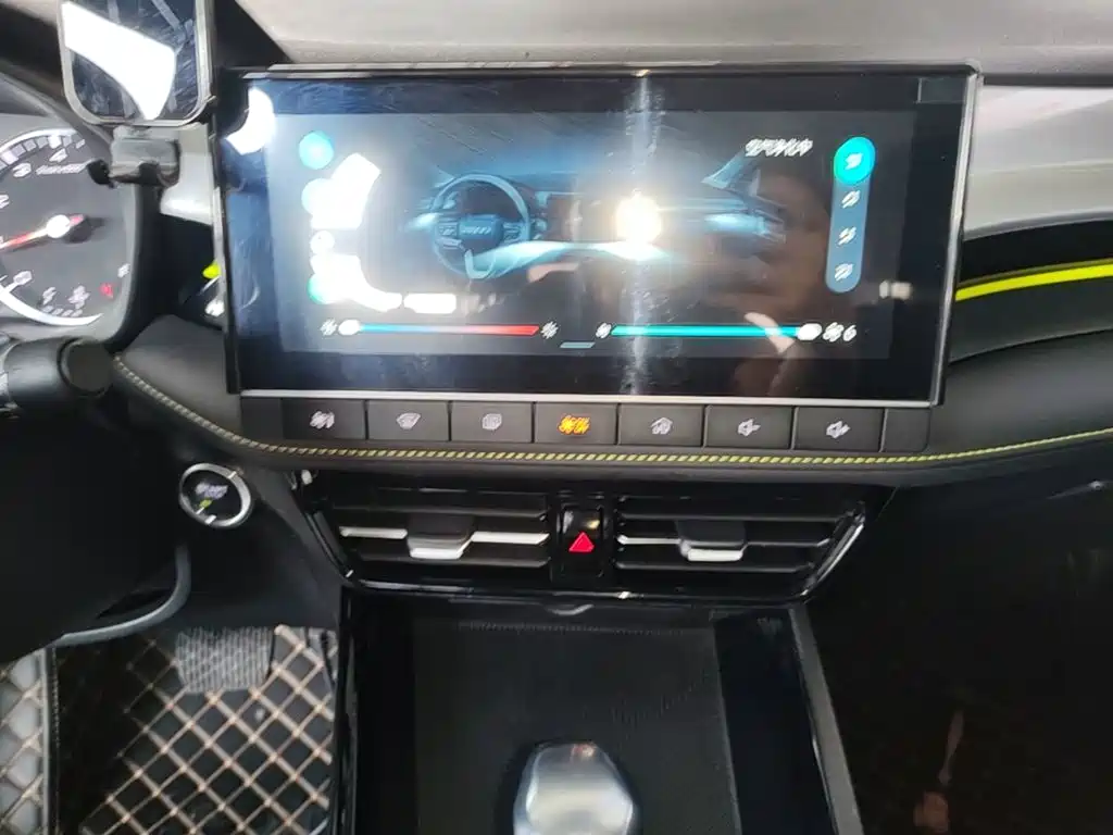 Roewe i5 — миниатюра 13