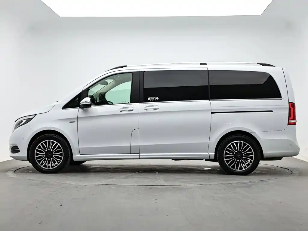 Mercedes-Benz V-Class — миниатюра 6