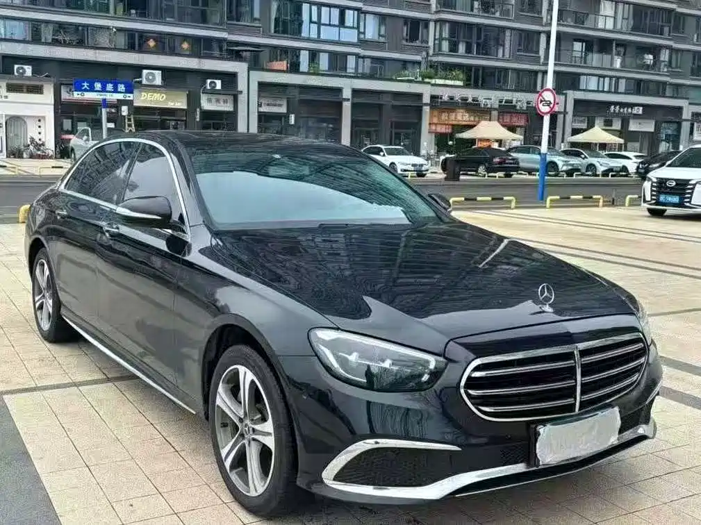 Mercedes-Benz E-Class — миниатюра 3