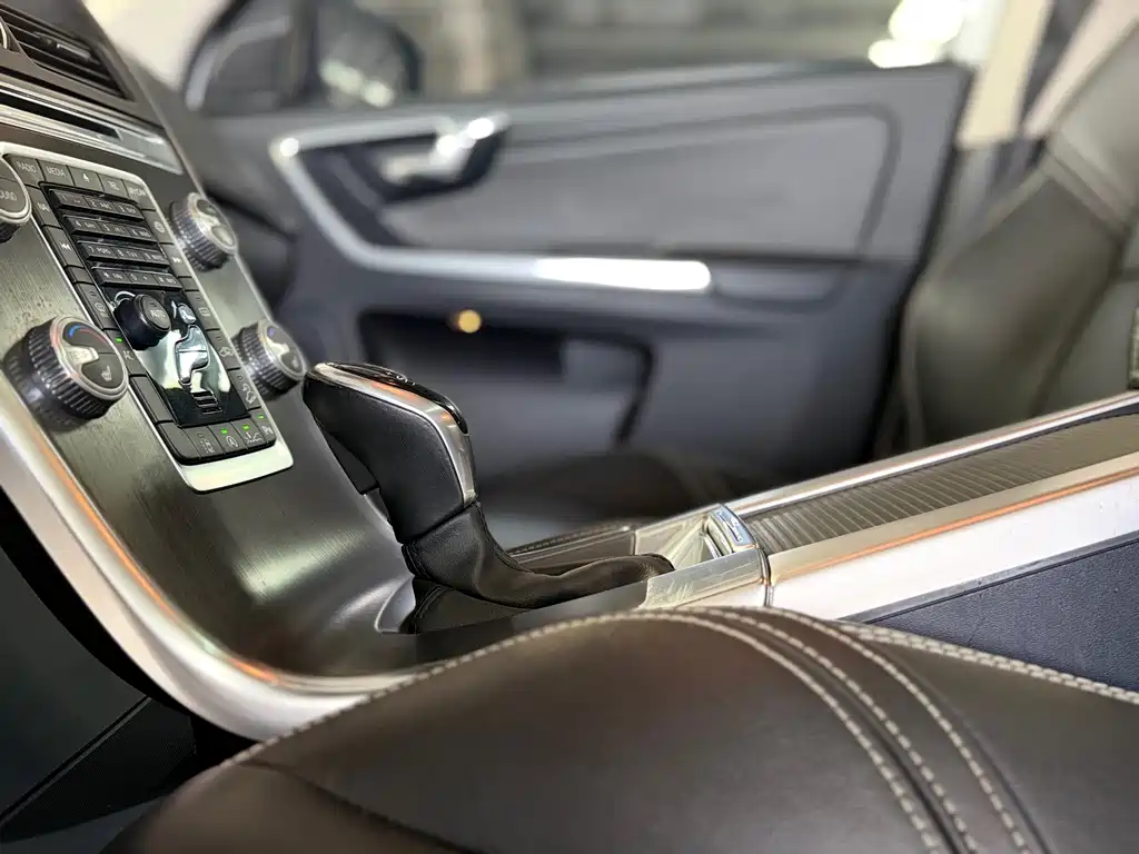 Volvo XC60 — миниатюра 10