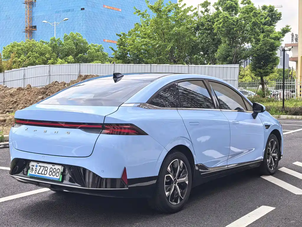 XPeng P5 — миниатюра 4