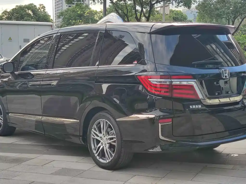 Honda Elysion — миниатюра 4