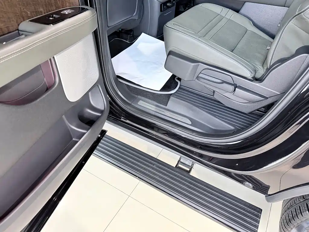 Lincoln Navigator — миниатюра 12