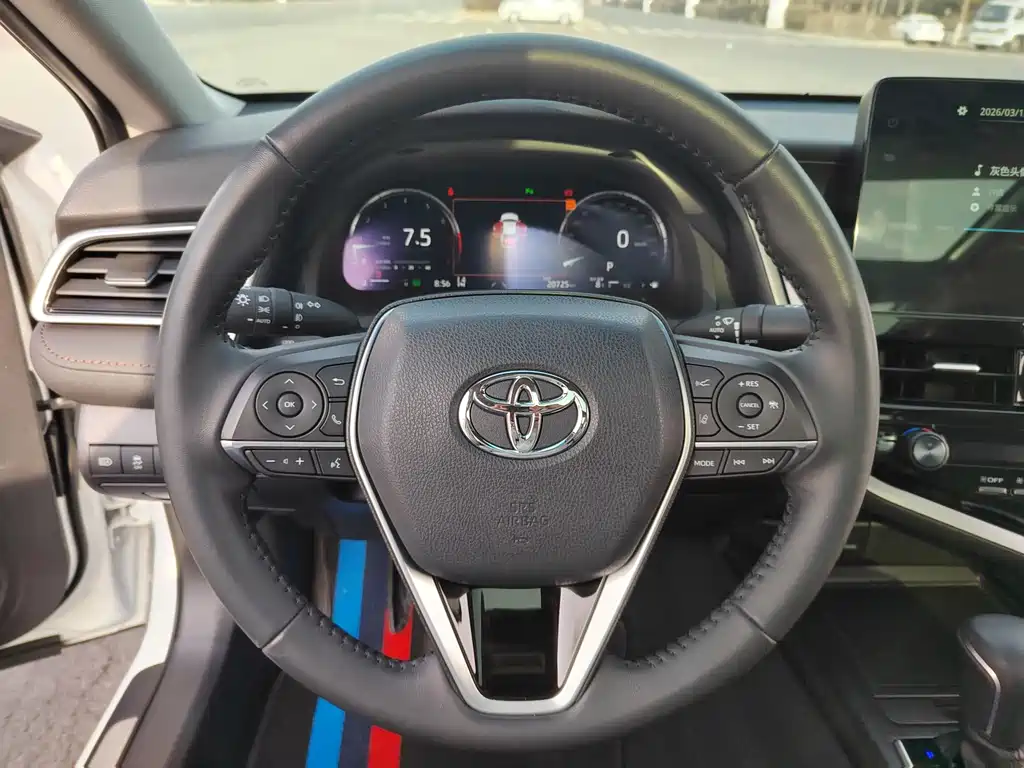 TOYOTA CAMRY