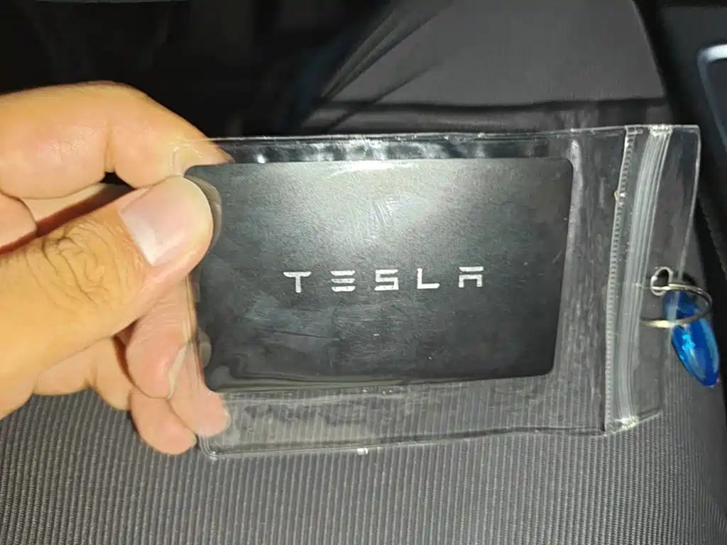 Tesla Model Y — миниатюра 13