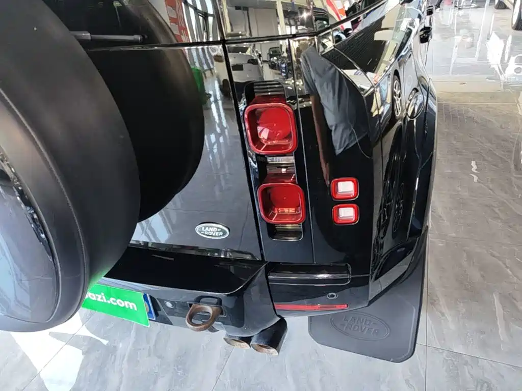 Land Rover Defender — миниатюра 8