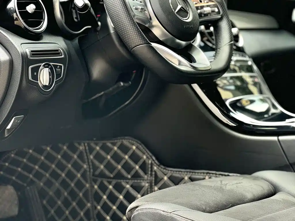 Mercedes-Benz C-Class — миниатюра 5