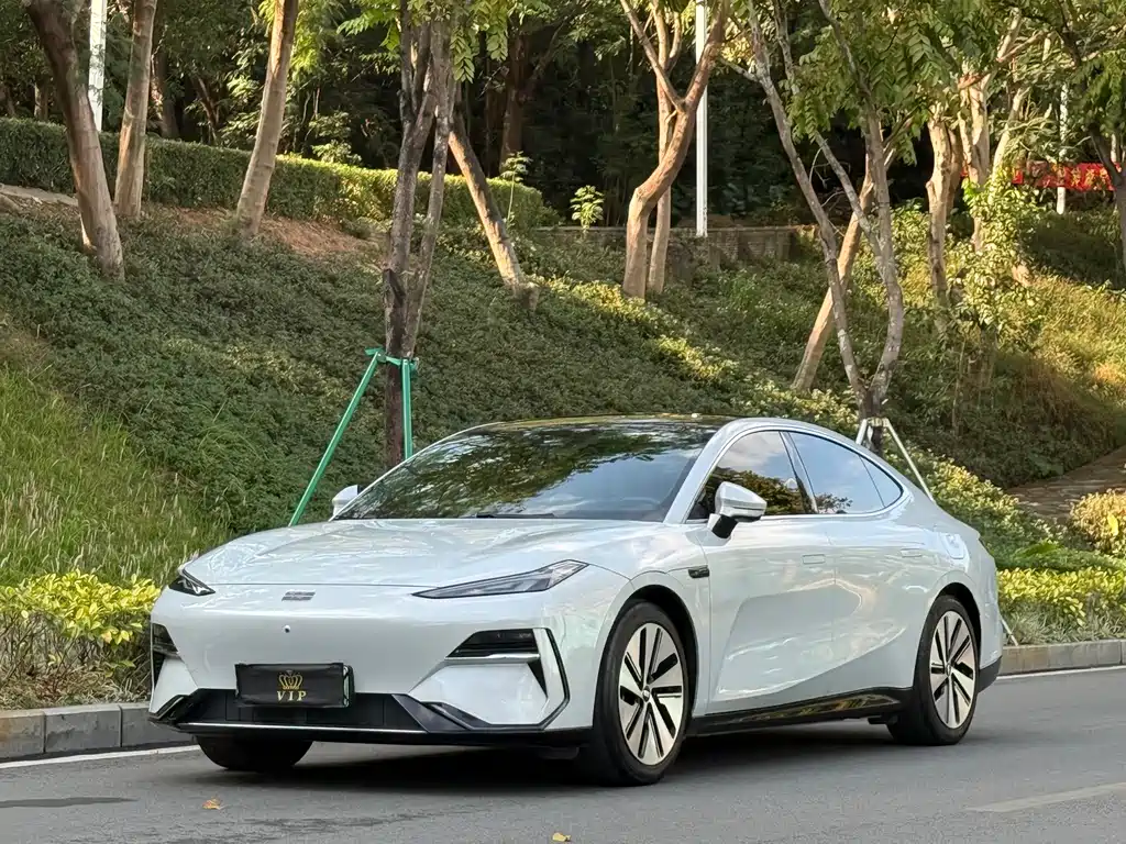 GEELY GALAXY GALAXY E8