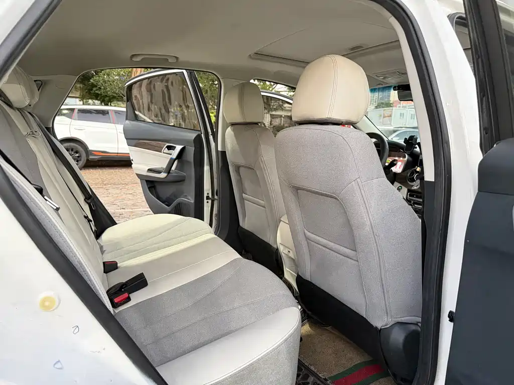 BAIC EU5 — миниатюра 12