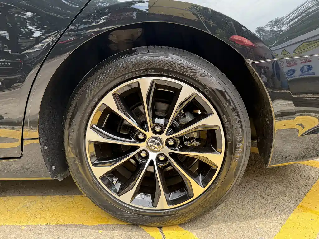 Toyota Avalon — миниатюра 13