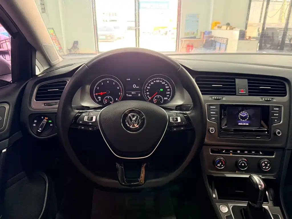 Volkswagen Golf — миниатюра 12